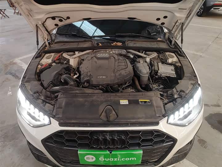 Фото 20 - Audi A4L