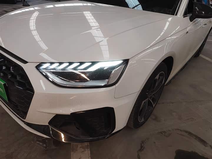 Фото 24 - Audi A4L