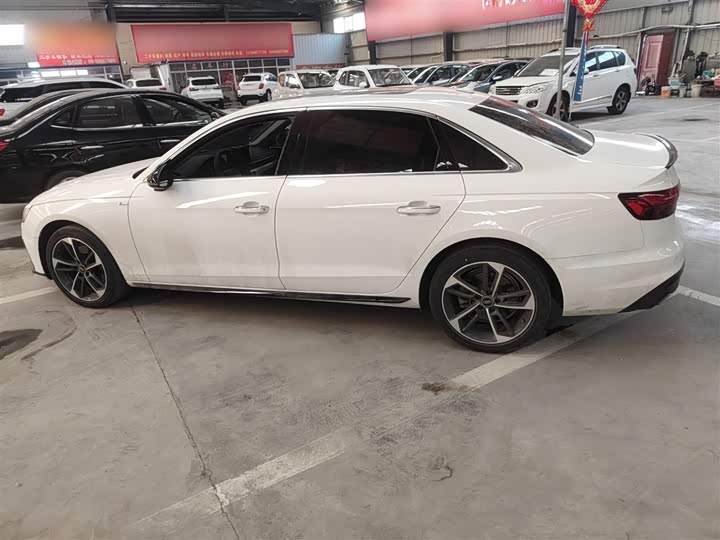 Фото 5 - Audi A4L
