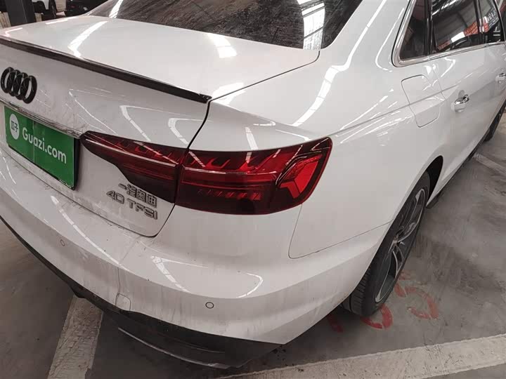 Фото 8 - Audi A4L