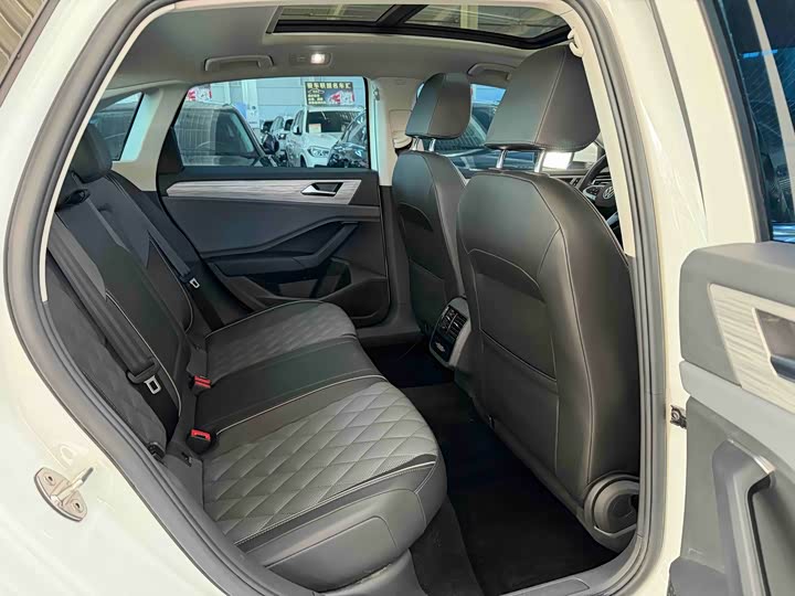 Фото 15 - Volkswagen Sagitar L