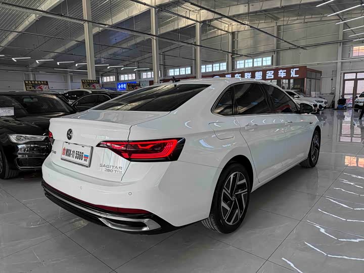 Фото 4 - Volkswagen Sagitar L