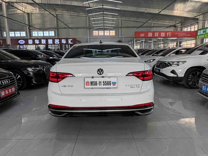 Фото 5 - Volkswagen Sagitar L