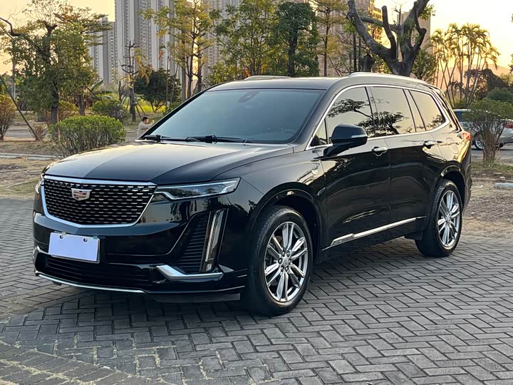 Фото 1 - Cadillac XT6
