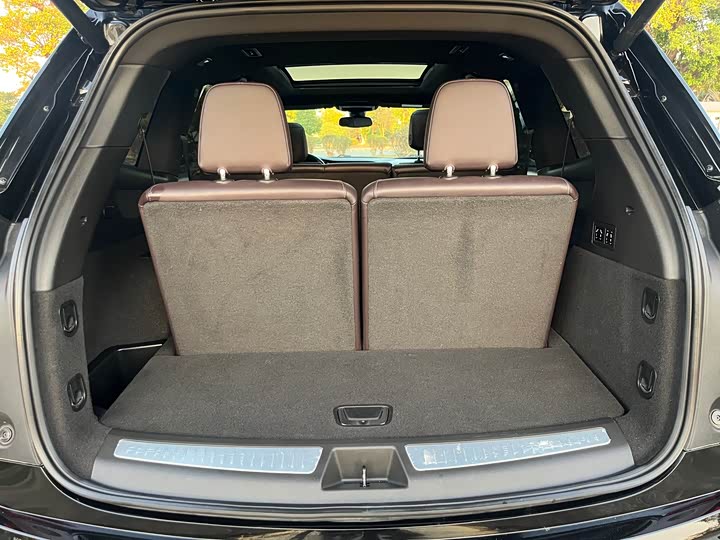 Фото 12 - Cadillac XT6