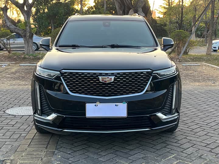 Фото 2 - Cadillac XT6