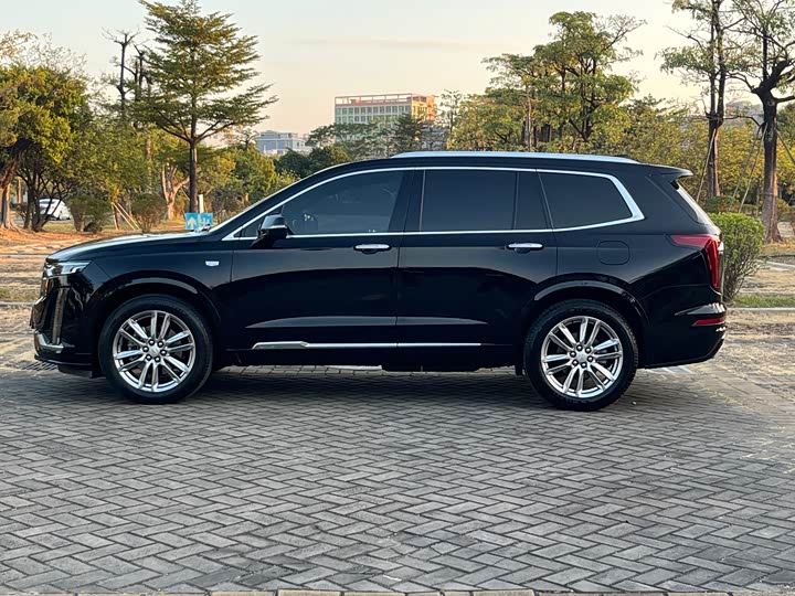 Фото 5 - Cadillac XT6