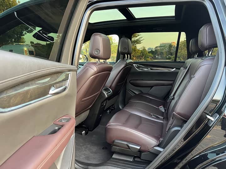 Фото 7 - Cadillac XT6