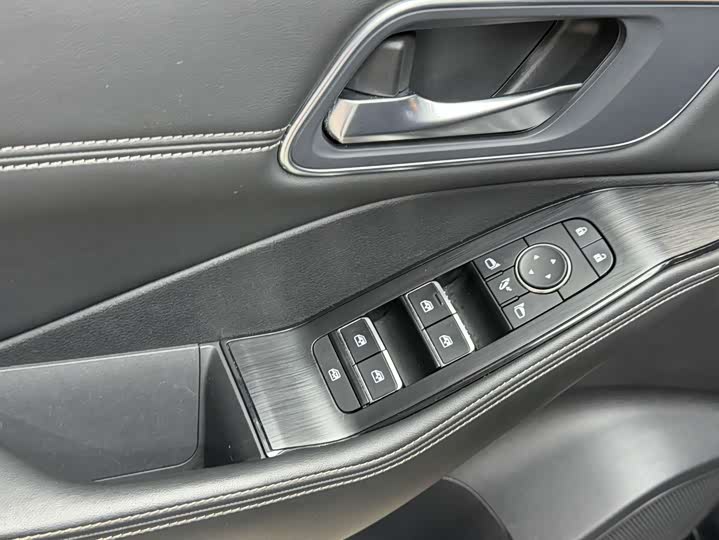 Фото 12 - Nissan X-Trail