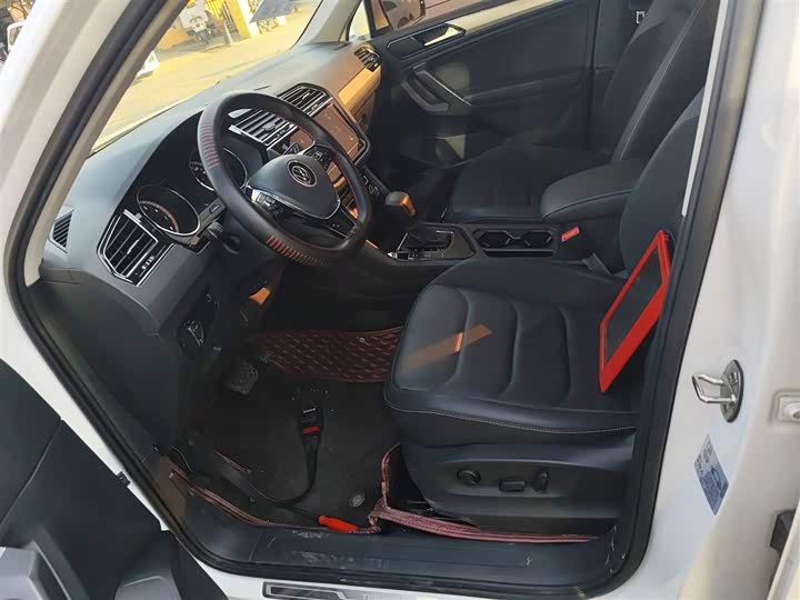 Фото 15 - Volkswagen Tiguan L Pro