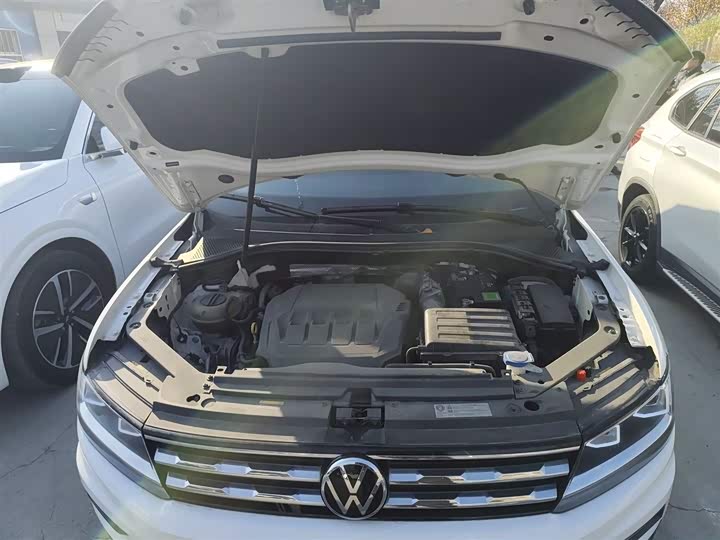 Фото 20 - Volkswagen Tiguan L Pro