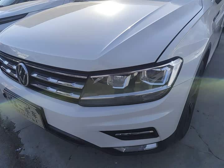 Фото 24 - Volkswagen Tiguan L Pro