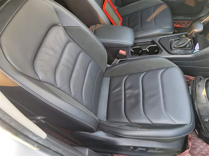 Фото 25 - Volkswagen Tiguan L Pro