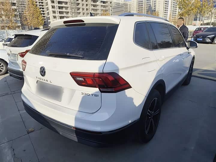 Фото 7 - Volkswagen Tiguan L Pro