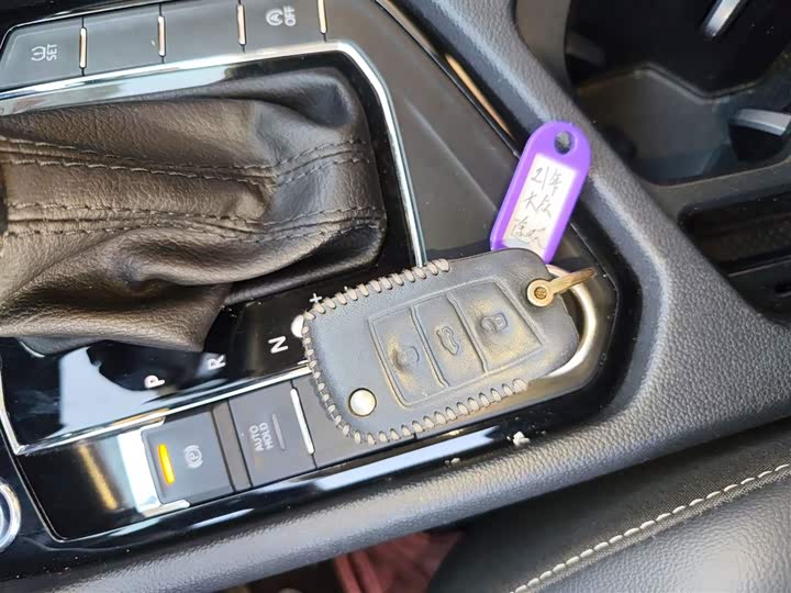 Фото 9 - Volkswagen Tiguan L Pro