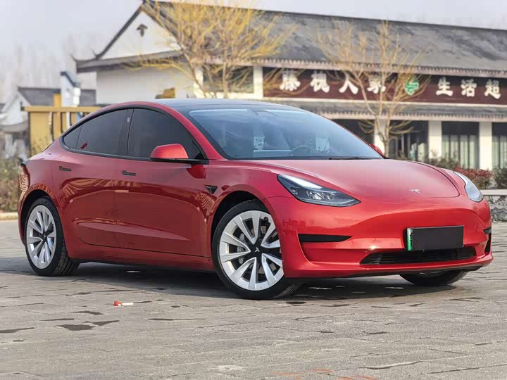 Фото 7 - Tesla Model 3