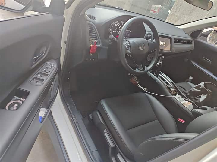 Фото 14 - Honda Vezel