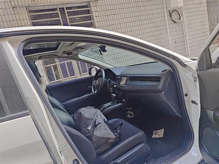 Фото 20 - Honda Vezel