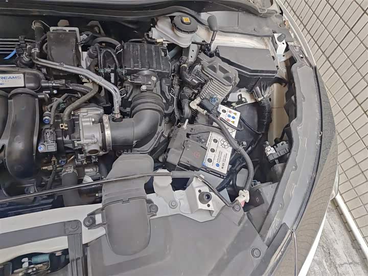 Фото 22 - Honda Vezel