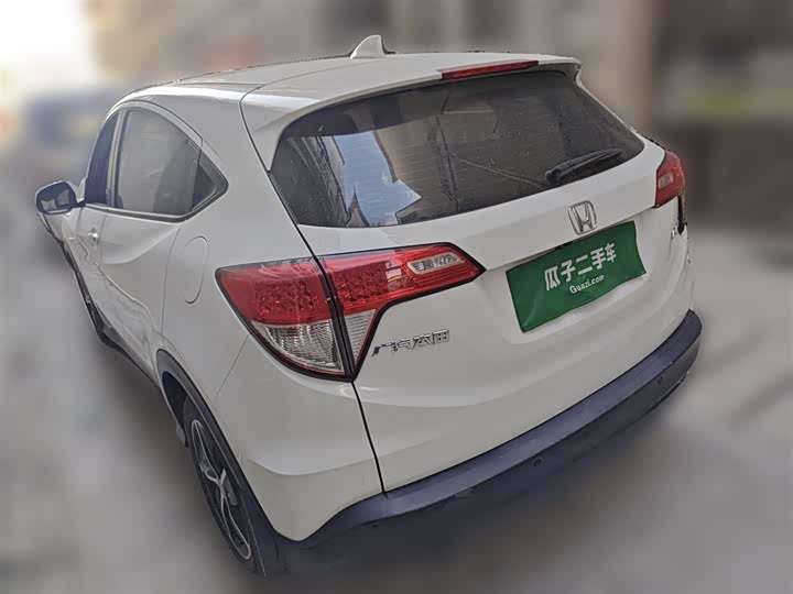 Фото 27 - Honda Vezel