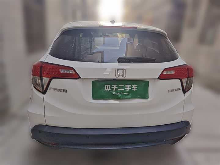 Фото 28 - Honda Vezel