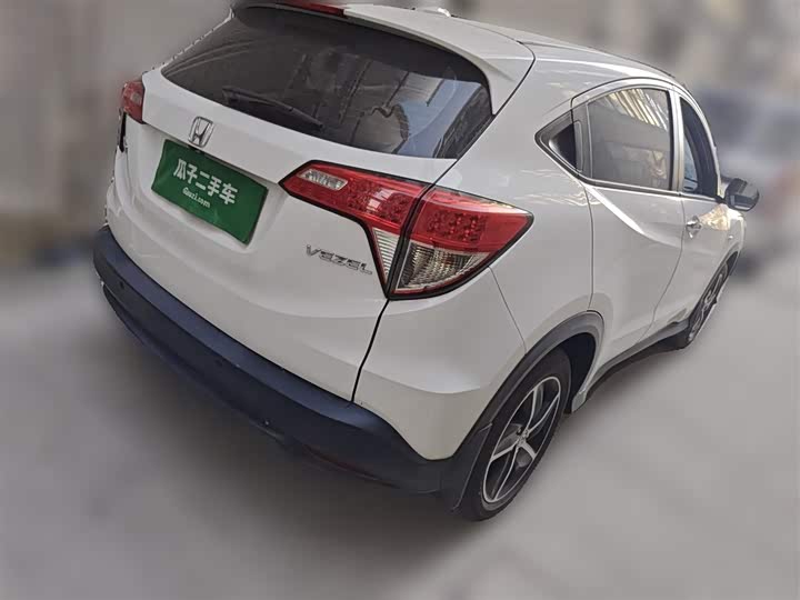 Фото 29 - Honda Vezel