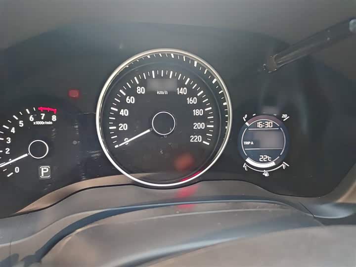 Фото 4 - Honda Vezel