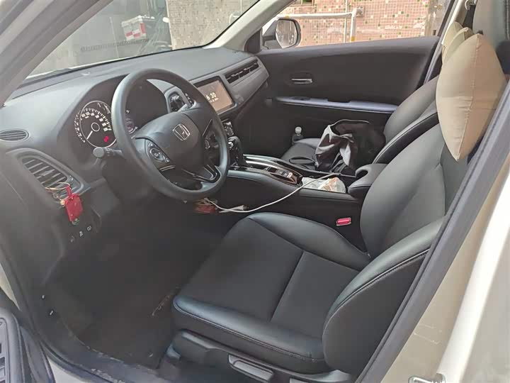 Фото 8 - Honda Vezel