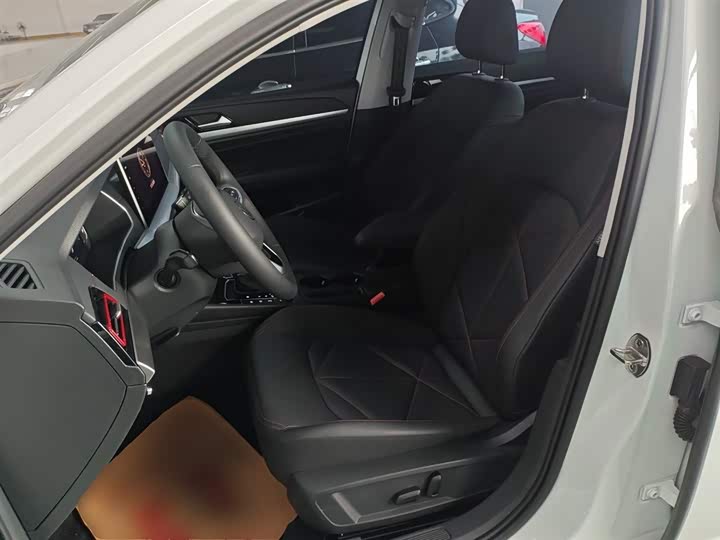 Фото 15 - Volkswagen Lavida