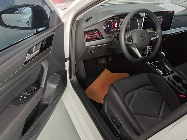 Фото 16 - Volkswagen Lavida