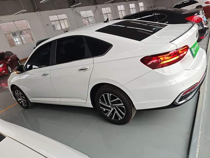 Фото 5 - Volkswagen Lavida