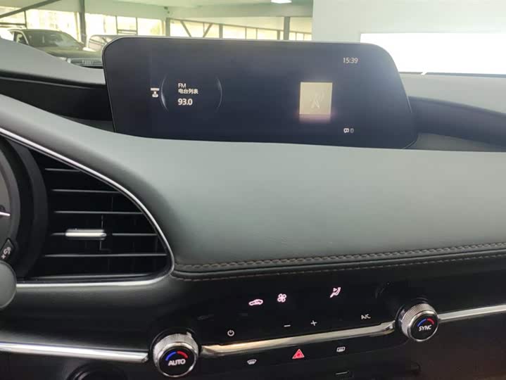 Фото 13 - Mazda 3 (Axela)