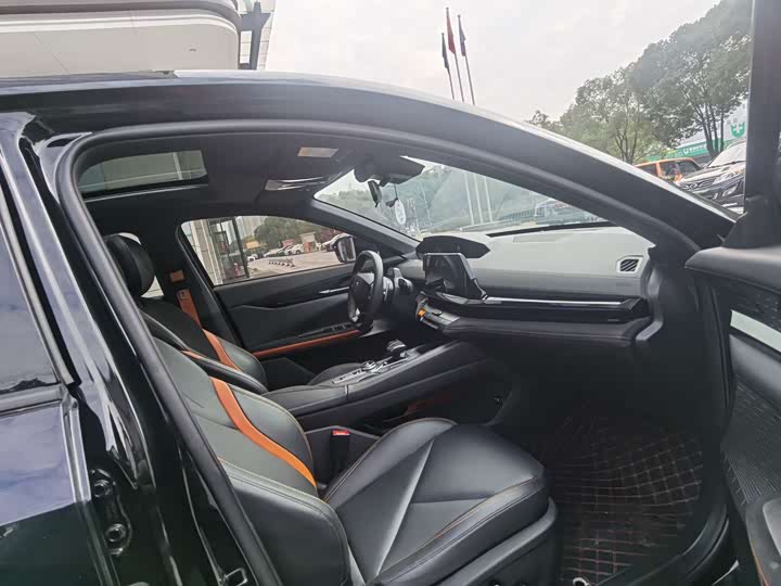 Фото 14 - Changan UNI-V