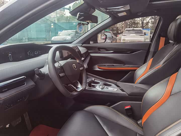 Фото 18 - Changan UNI-V