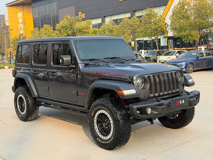 Фото 13 - Jeep Wrangler
