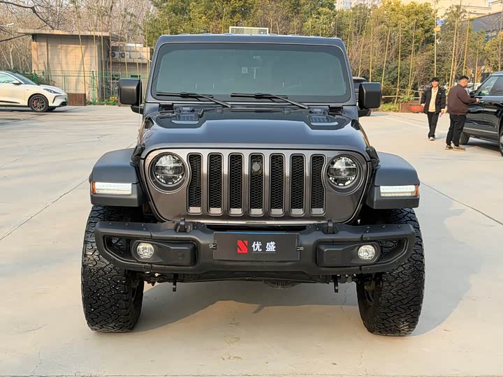 Фото 2 - Jeep Wrangler