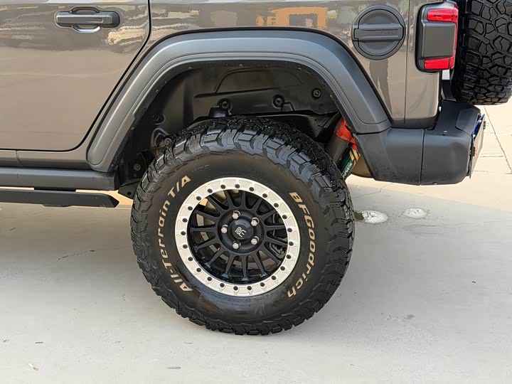 Фото 5 - Jeep Wrangler