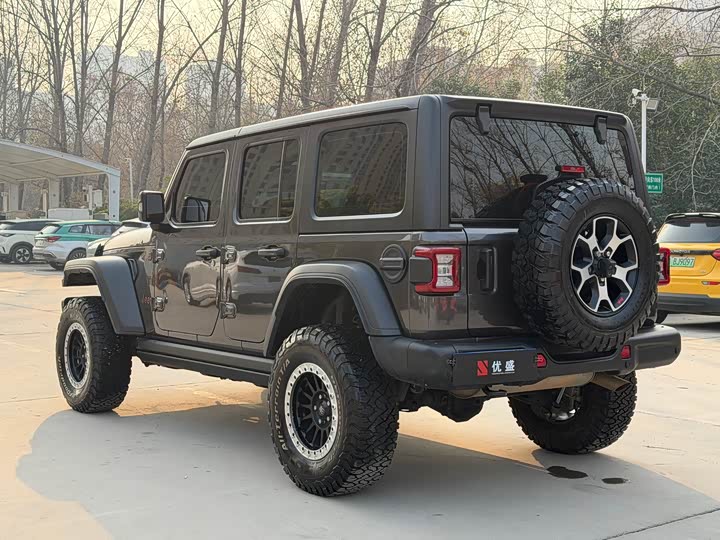 Фото 6 - Jeep Wrangler