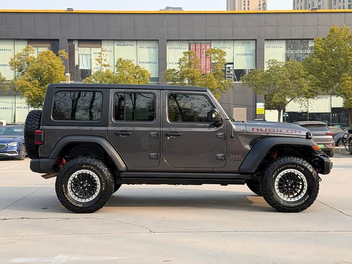 Фото 9 - Jeep Wrangler