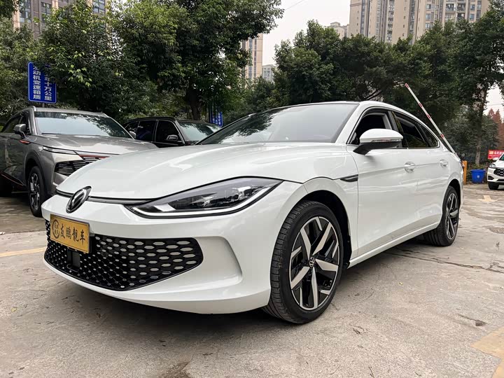 Фото 1 - Volkswagen Lamando L