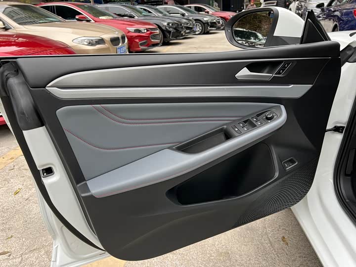 Фото 7 - Volkswagen Lamando L