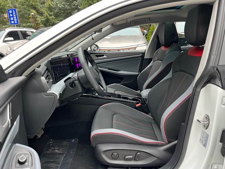 Фото 8 - Volkswagen Lamando L