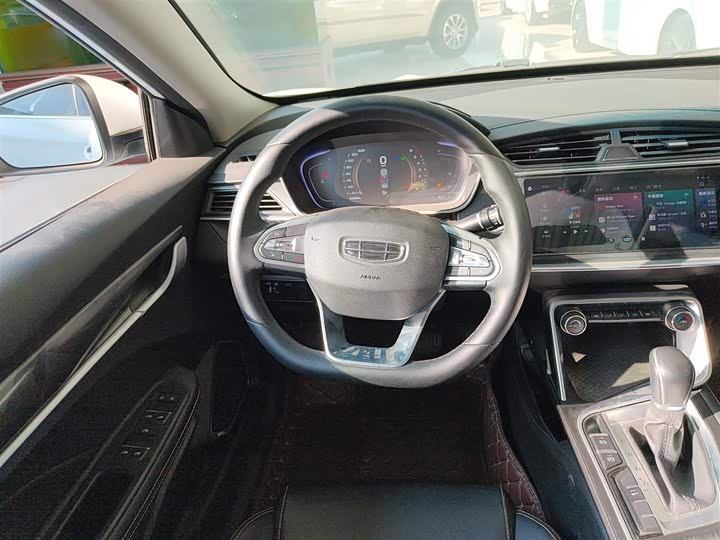 Фото 11 - Geely Binrui