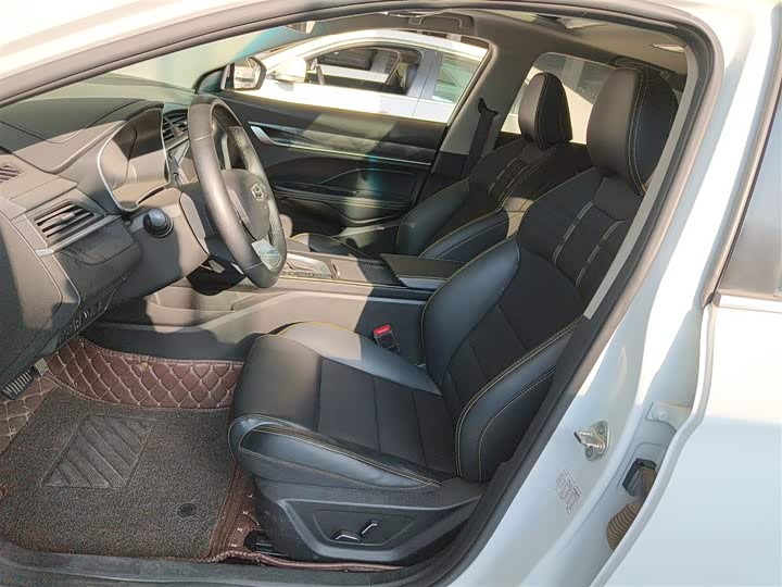 Фото 15 - Geely Binrui