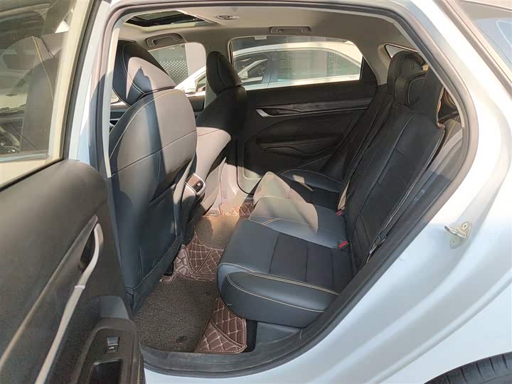 Фото 17 - Geely Binrui