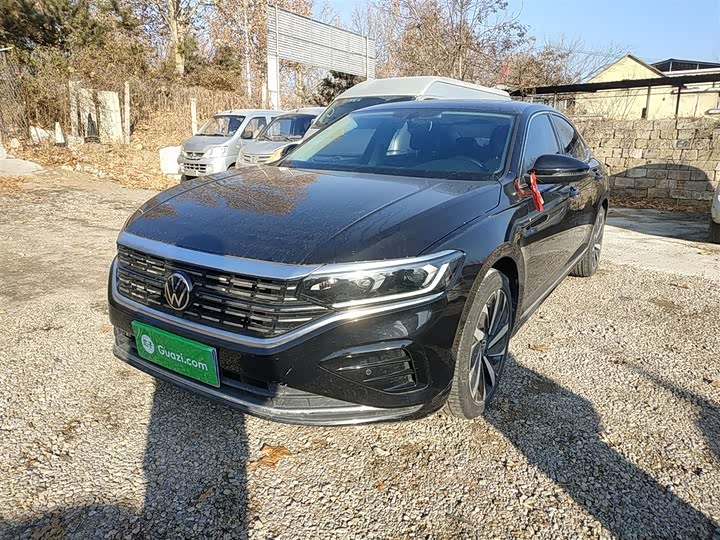 Фото 1 - Volkswagen Passat