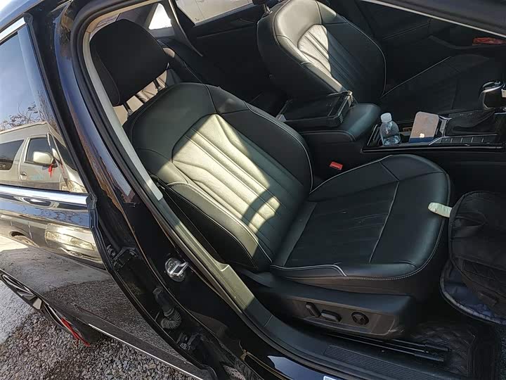 Фото 25 - Volkswagen Passat