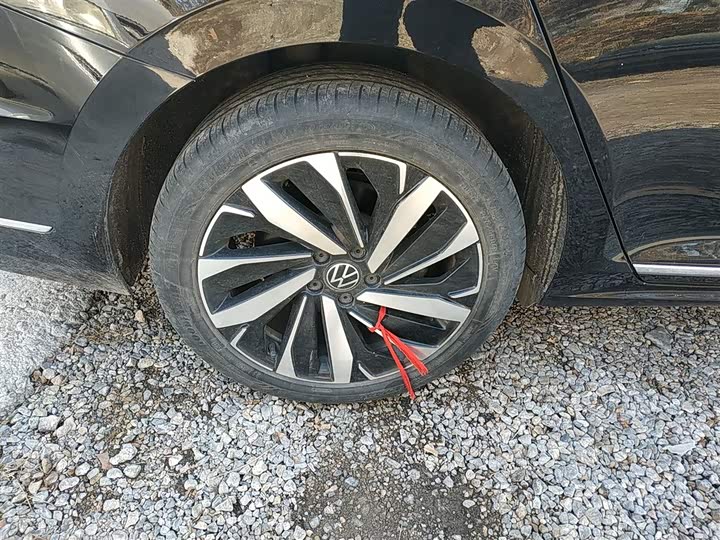 Фото 26 - Volkswagen Passat