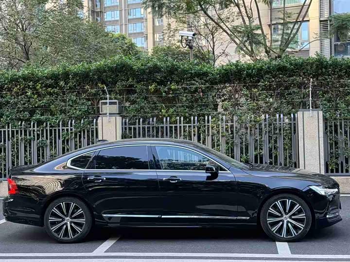 Фото 4 - Volvo S90