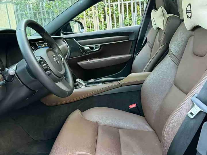 Фото 9 - Volvo S90